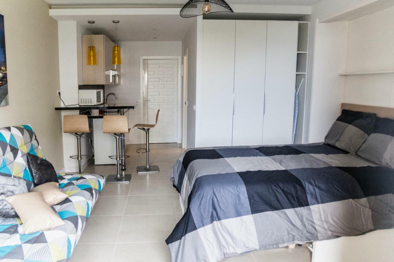 Estudio En Benalbeach Lägenhet Benalmádena Exteriör bild