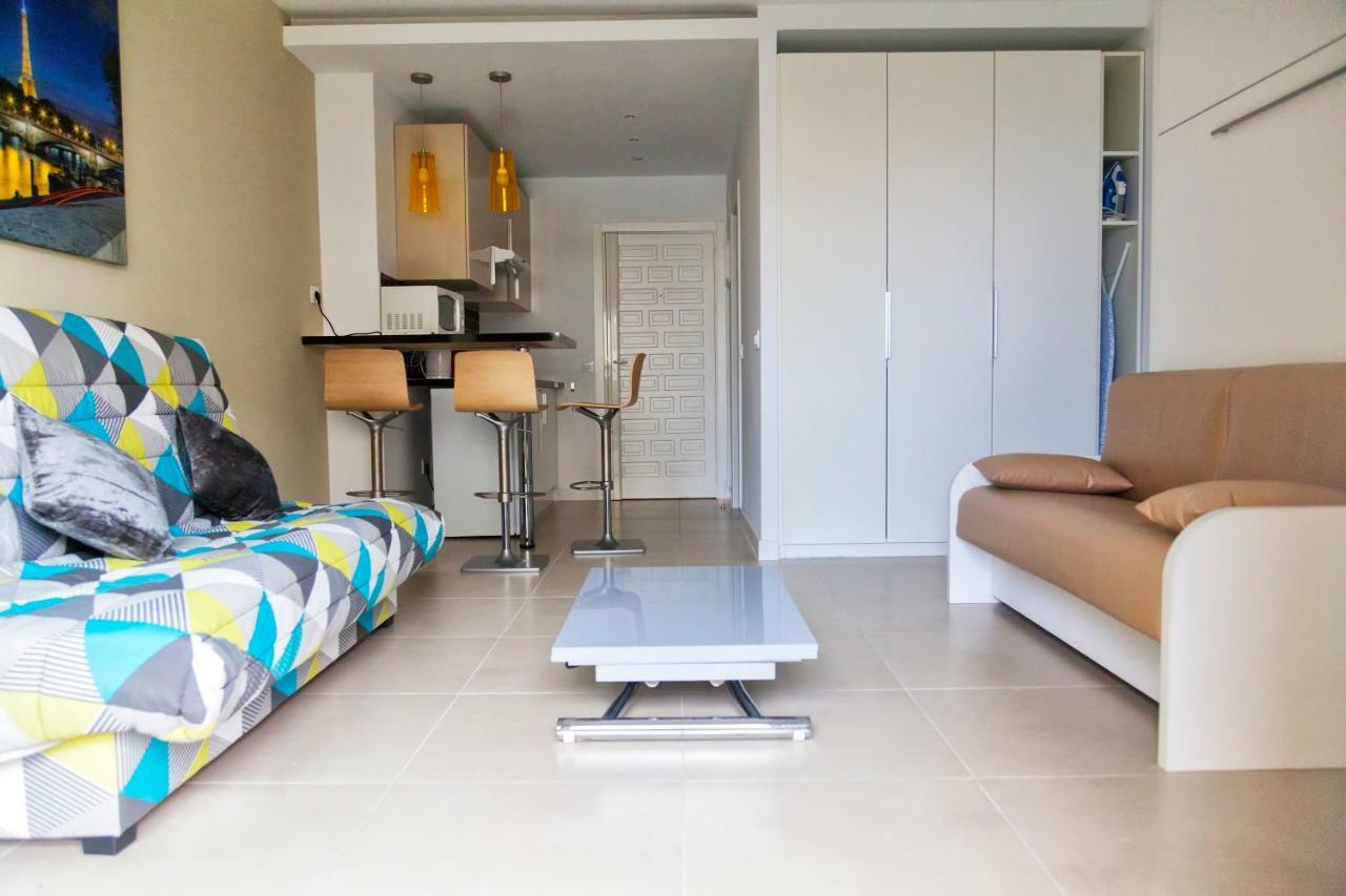 Estudio En Benalbeach Lägenhet Benalmádena Exteriör bild