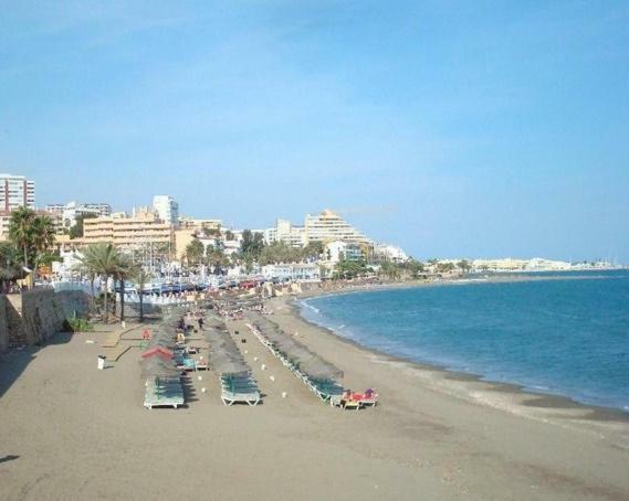 Estudio En Benalbeach Lägenhet Benalmádena Exteriör bild